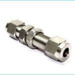 Reducing tube union connector 304